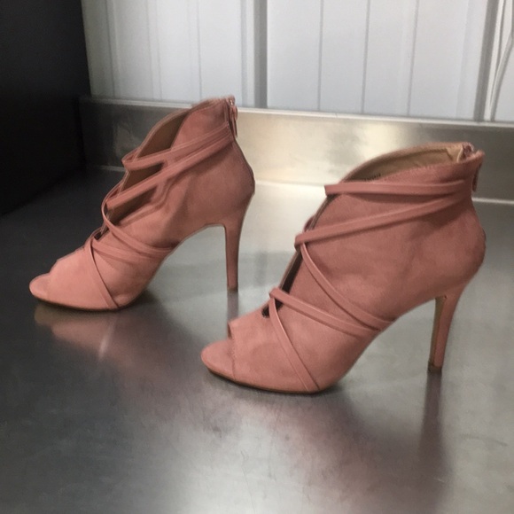 New WB Woman’s Journee Collection Elegant Pink Women's Heels - Picture 3 of 5